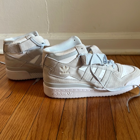 Adidas Forum Mid Shoes: Halo Blue / Cloud White / Core Black. Women’s size 8.5 - Picture 1 of 4